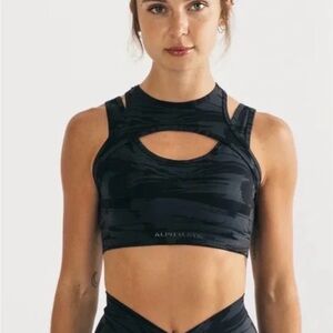 AlphaleteSurface Keyhole Sports Bra